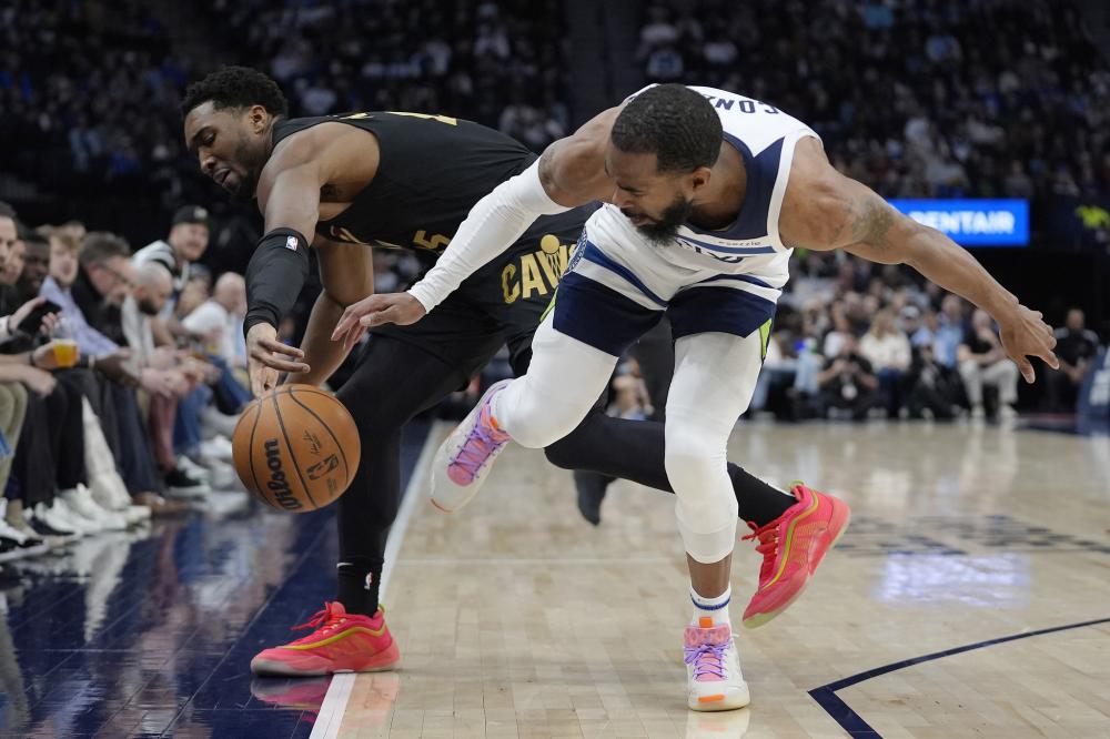 与进攻且稳 与进攻且稳