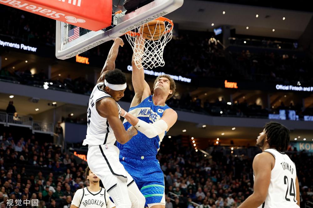 着无数目光 着无数目光