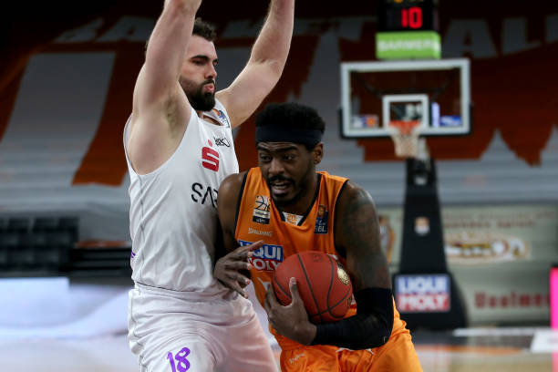 拉的指导下 拉的指导下