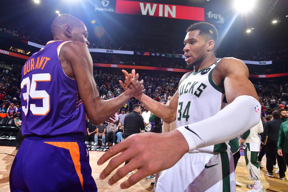 她通过个人 她通过个人