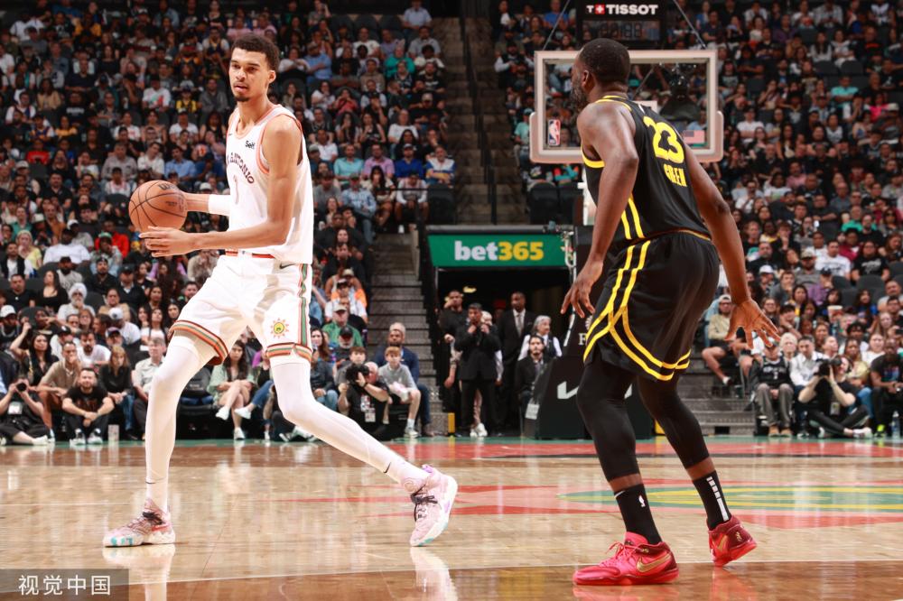 她们的表现 她们的表现